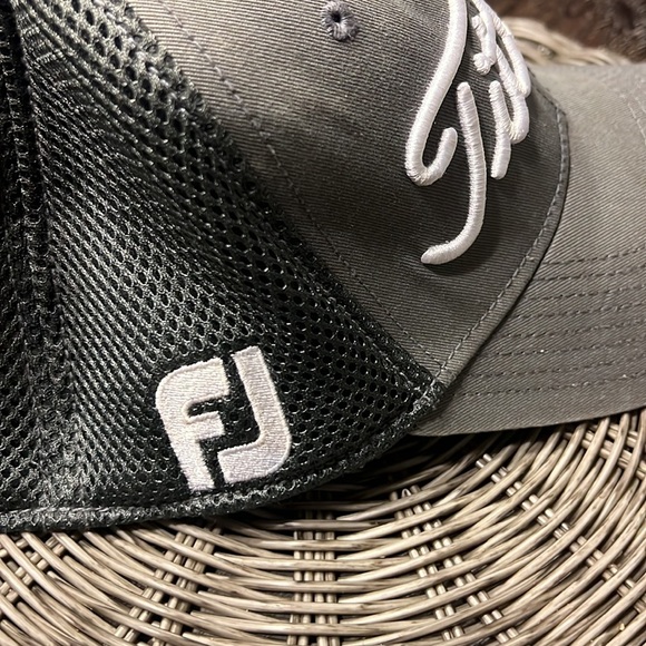 Titleist Ball Cap Grey Lg/XL - Picture 4 of 6